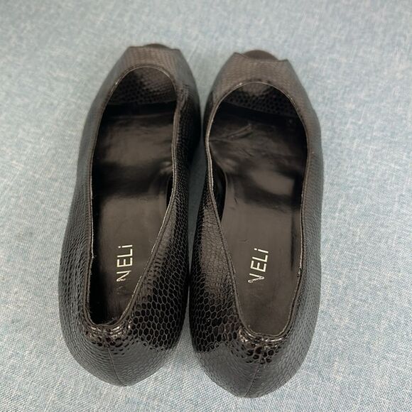 Vaneli Baxter Embossed Snake Heels Peep Toe Pumps In Black Size 8 M - Picture 5 of 9